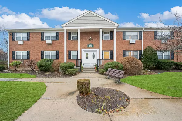 348 Lakeland AVE #8A,  Sayville,  NY 11782