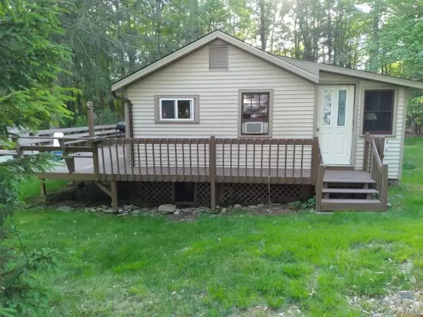 25 W Highland DR, Smallwood, NY 12720