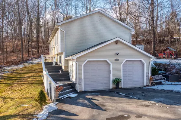 Pawling, NY 12564,17 Fenwood DR