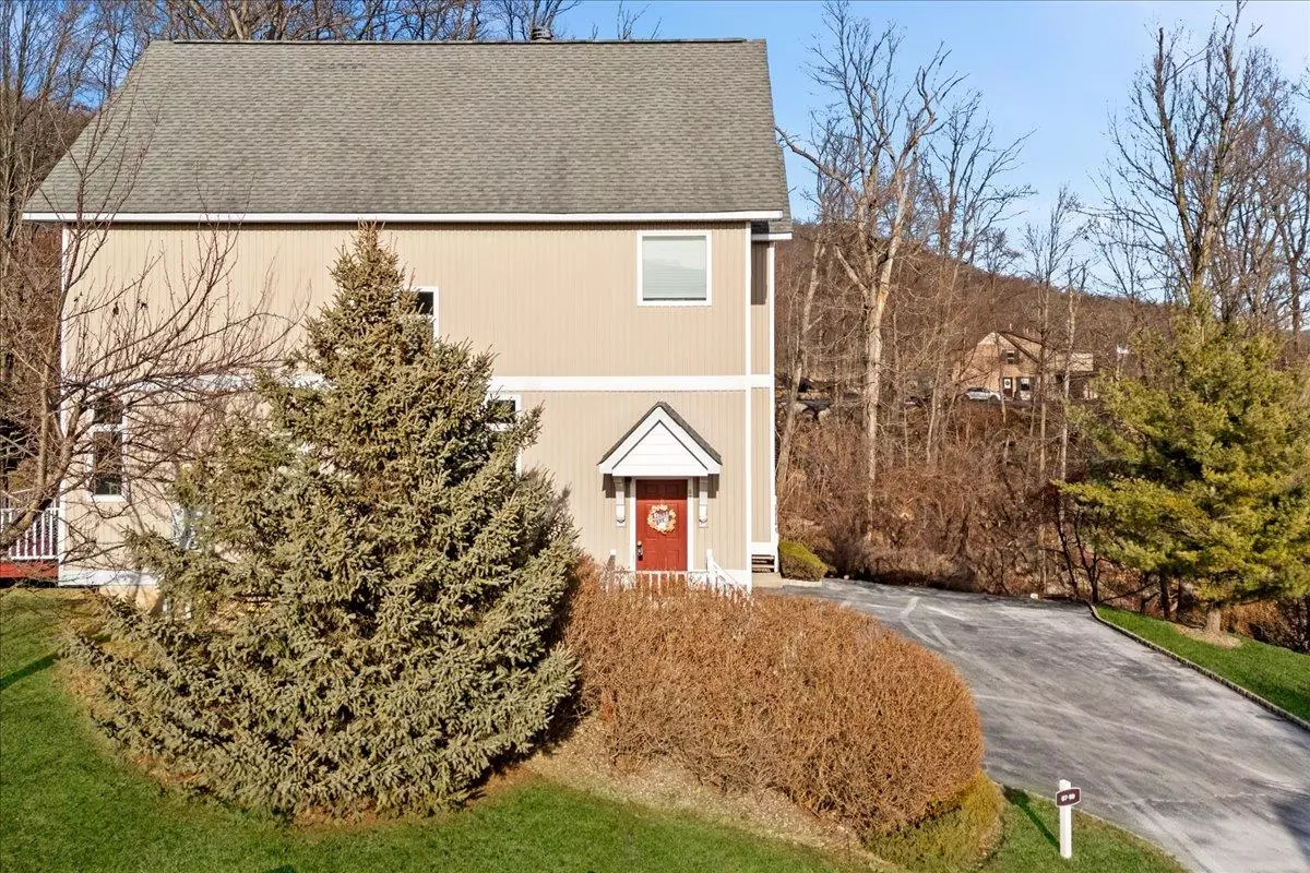 Fort Montgomery, NY 10922,67 Corbin Hill RD #13