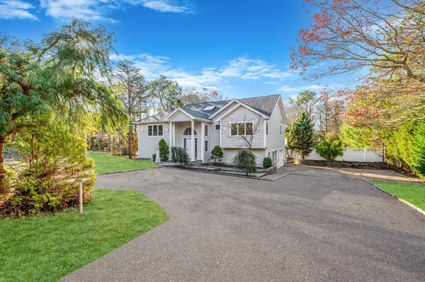 Hampton Bays, NY 11946,23 Red Creek Circle