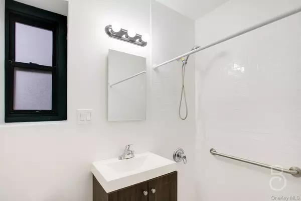 Jackson Heights, NY 11372,34-20 79th ST #6I
