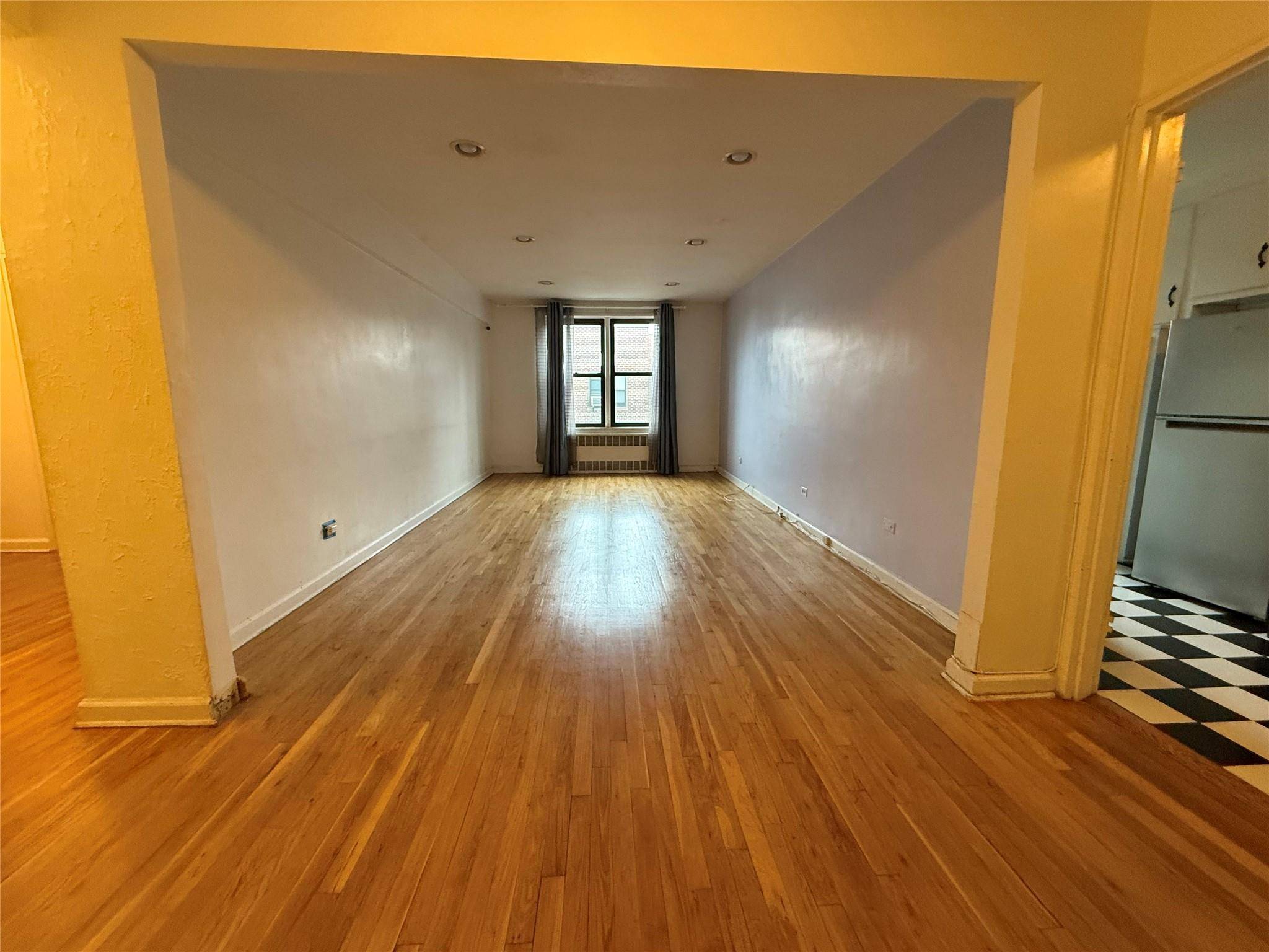 Jackson Heights, NY 11372,33-45 94th Street #6D