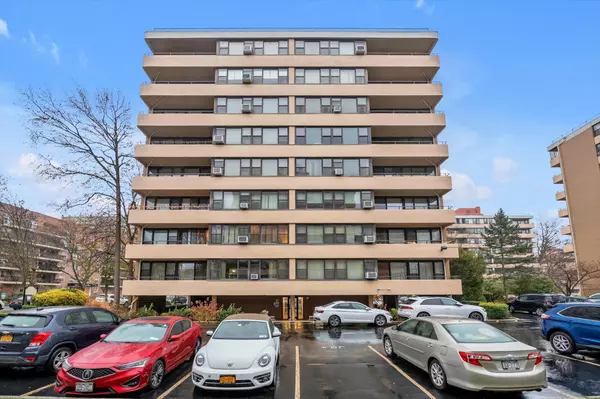 162-30 Powells Cove BLVD #4A, Whitestone, NY 11357