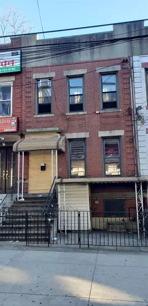 36-09 31 ST, Long Island City, NY 11106