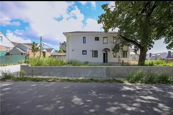 Flushing, NY 11366,75-03 181st