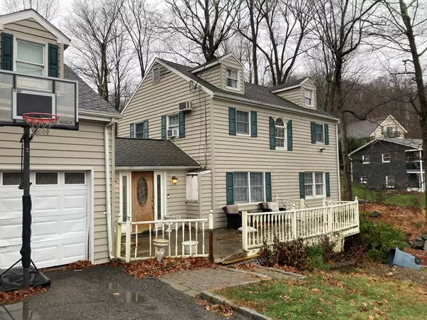 Pawling, NY 12531,69 Lakeview DR