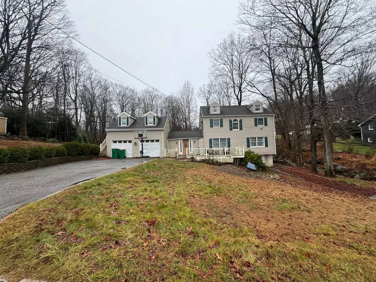 Pawling, NY 12531,69 Lakeview DR