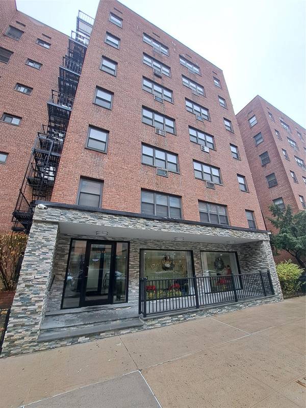 99-14 59 Ave #4F, Corona, NY 11368