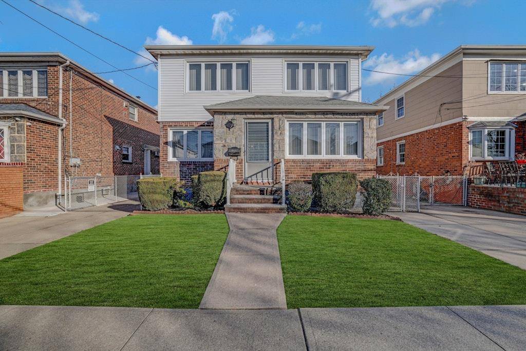 132-19 79 ST, Ozone Park, NY 11417