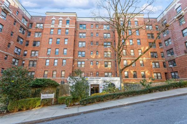 1 Broad Parkway #3-M, White Plains, NY 10601