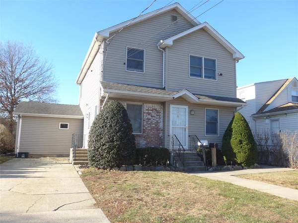 113 Rockaway AVE, Westbury, NY 11590