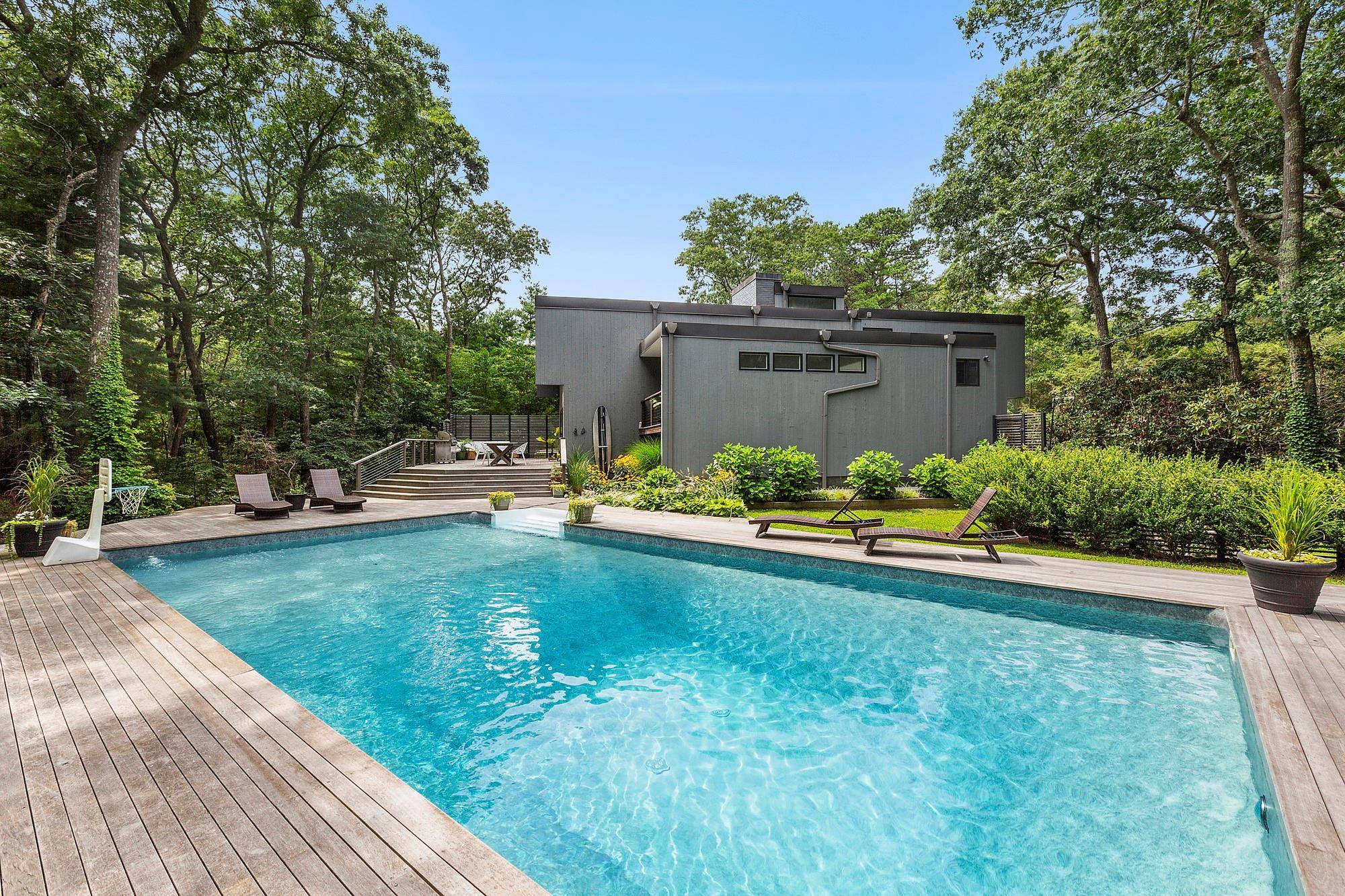 Quogue, NY 11959,6 Woodland WAY