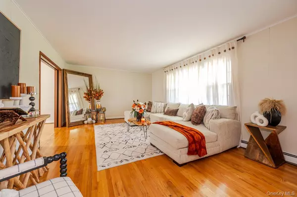 Blauvelt, NY 10913,151 Burrows LN