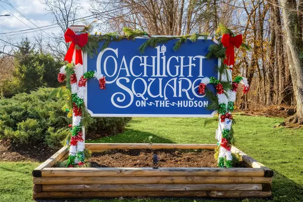 Montrose, NY 10548,276 Coachlight SQ