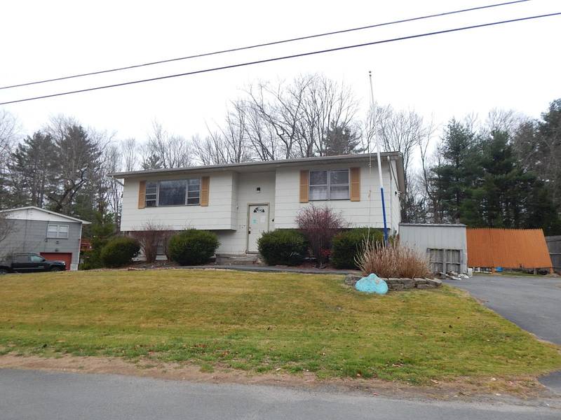 11 Tierney PL, South Fallsburg, NY 12779