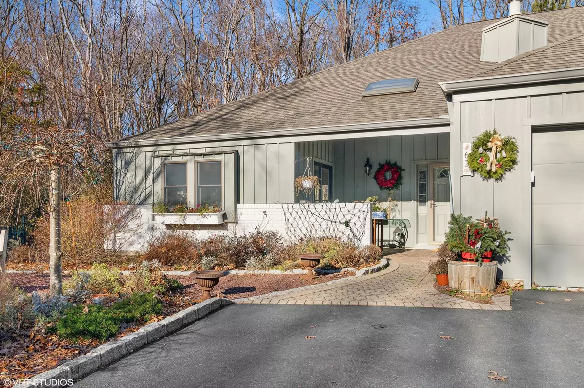 Port Jefferson, NY 11777,62 Laurel CRES #62