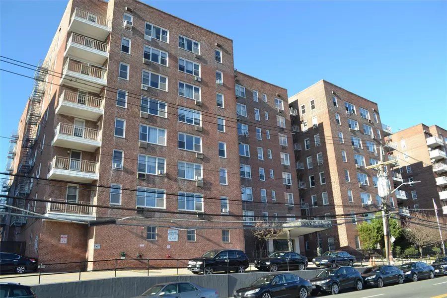 355 Bronx River RD #7L, Yonkers, NY 10704