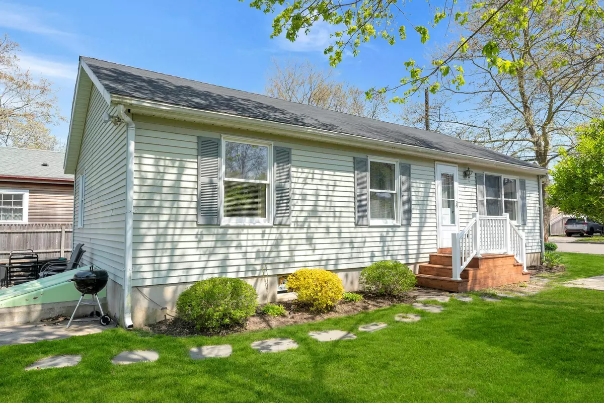 Greenport, NY 11944,411 2nd ST