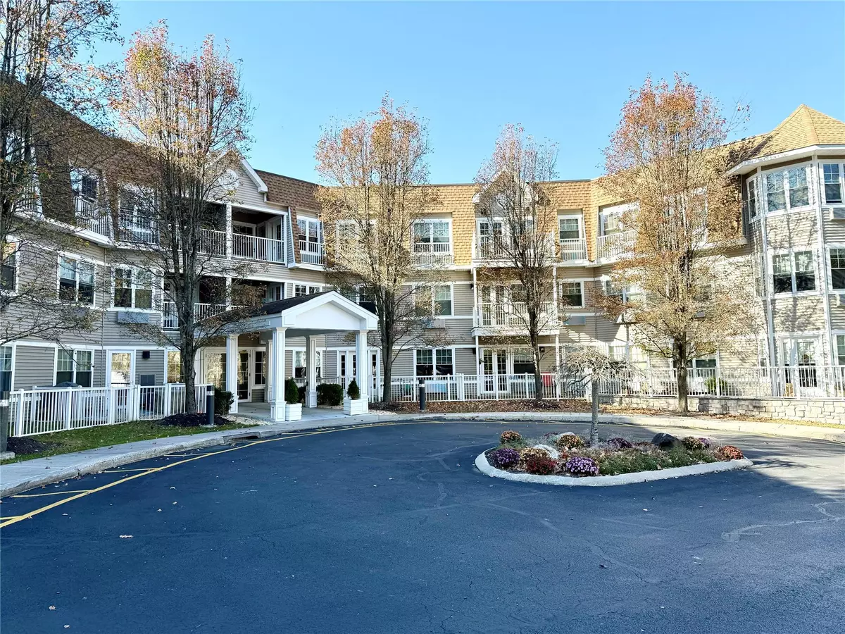 Mount Kisco, NY 10549,204 Sutton Drive #204