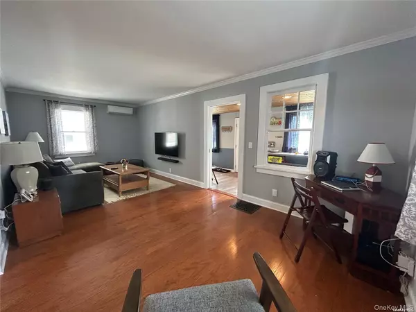 Bayville, NY 11709,23 Locust AVE