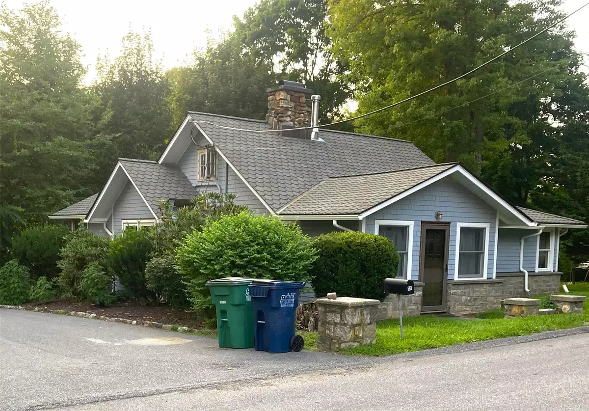 Mahopac, NY 10541,31 Woodland RD