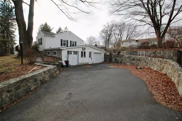 Yorktown Heights, NY 10598,2843 Birch ST