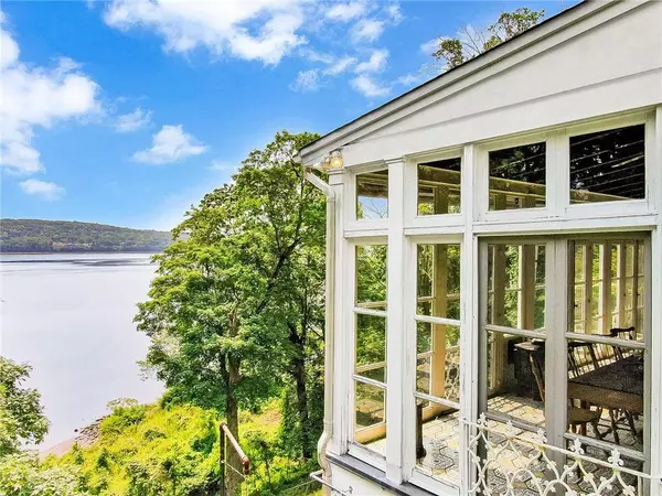 Palisades, NY 10964,99 Corbett LN