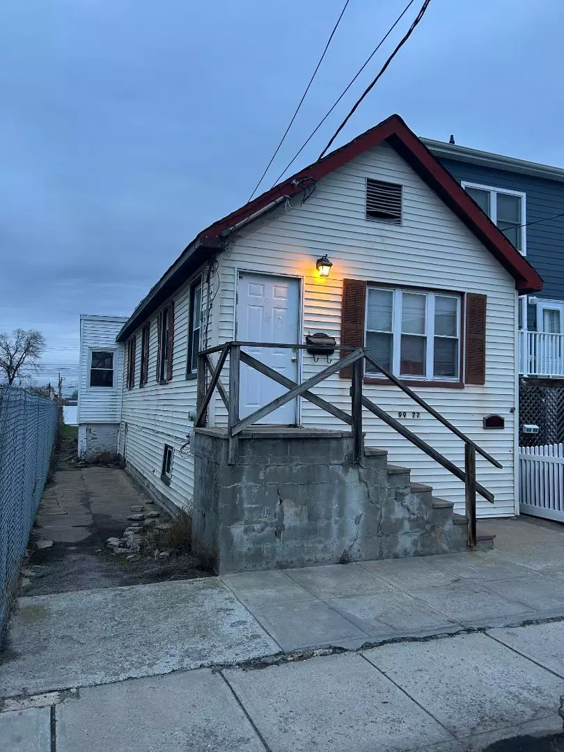 Hamilton Beach, NY 11414,9977 163 RD