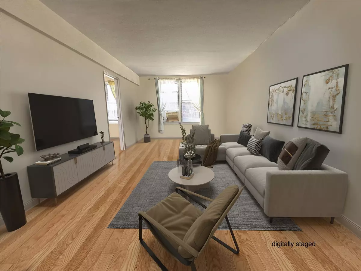 Elmhurst, NY 11373,92-29 Lamont AVE #7D