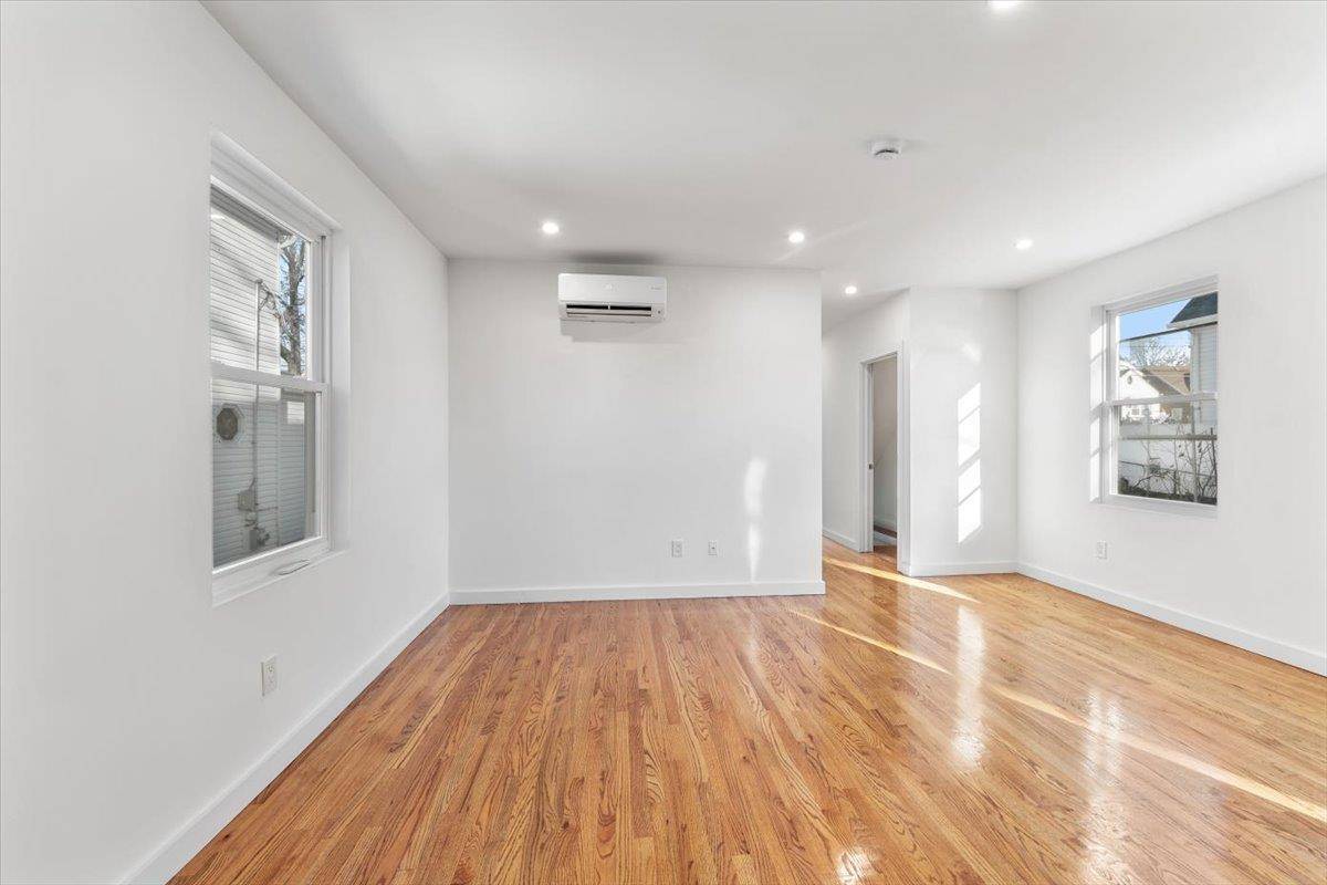 Bronx, NY 10465,831 Swinton AVE
