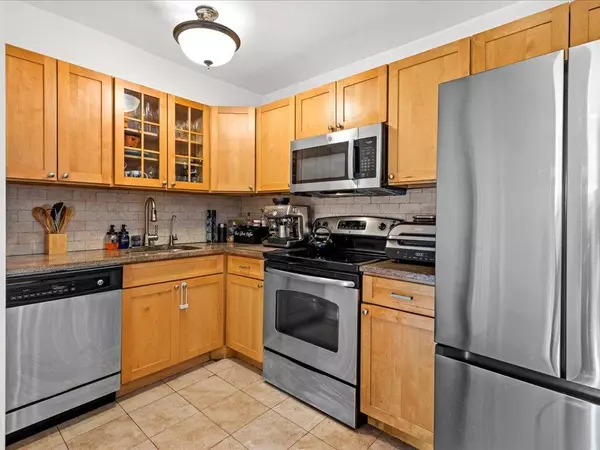 Beechhurst, NY 11357,167-05 12 AVE #4D