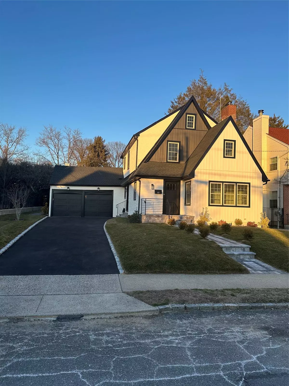 Port Washington, NY 11050,61 Oakland AVE