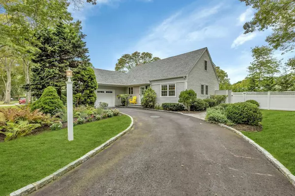 Hampton Bays, NY 11946,17 Lovell RD