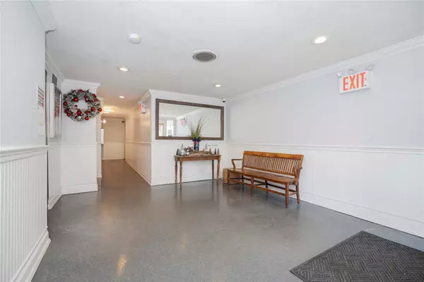 Rockaway Beach, NY 11694,130 Beach 121st ST #2B