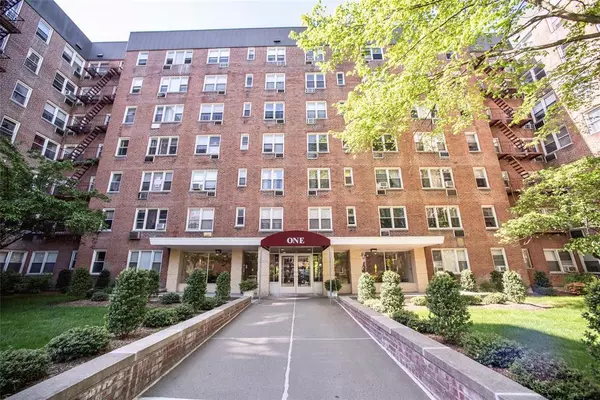 1 Sadore LN #7W, Yonkers, NY 10710