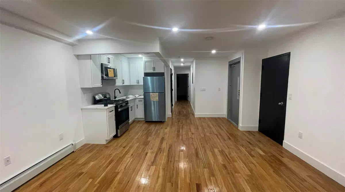 Arverne, NY 11692,72-27 Hillmeyer AVE #1