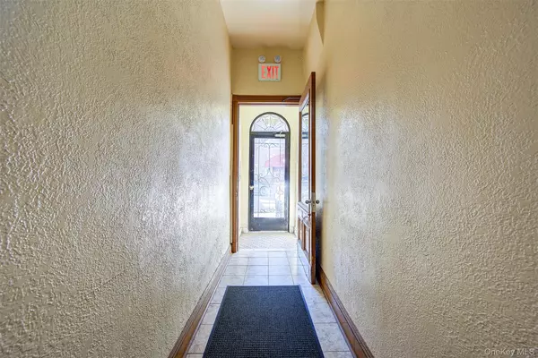Ridgewood, NY 11385,603 WOODWARD AVE
