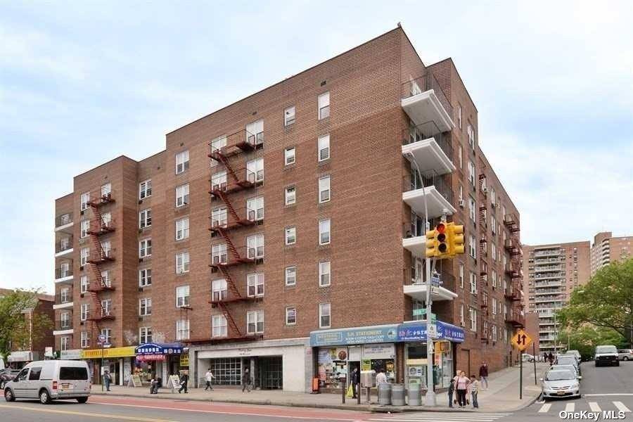 42-95 Main ST #4, Flushing, NY 11354