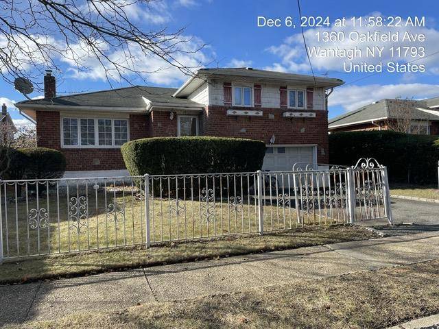 1360 Oakfield AVE, Wantagh, NY 11793