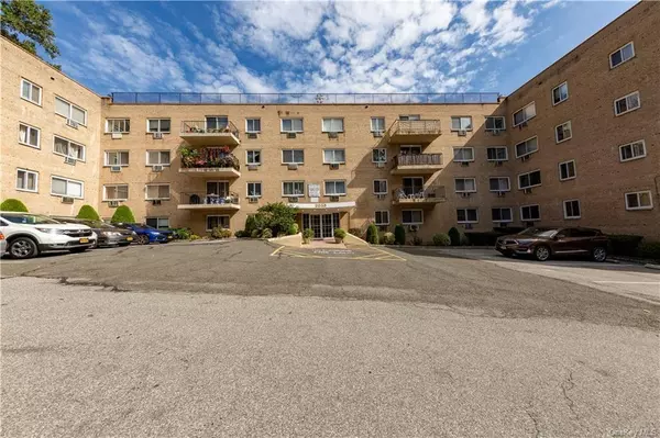 Yonkers, NY 10710,2035 Central Park AVE #2 M