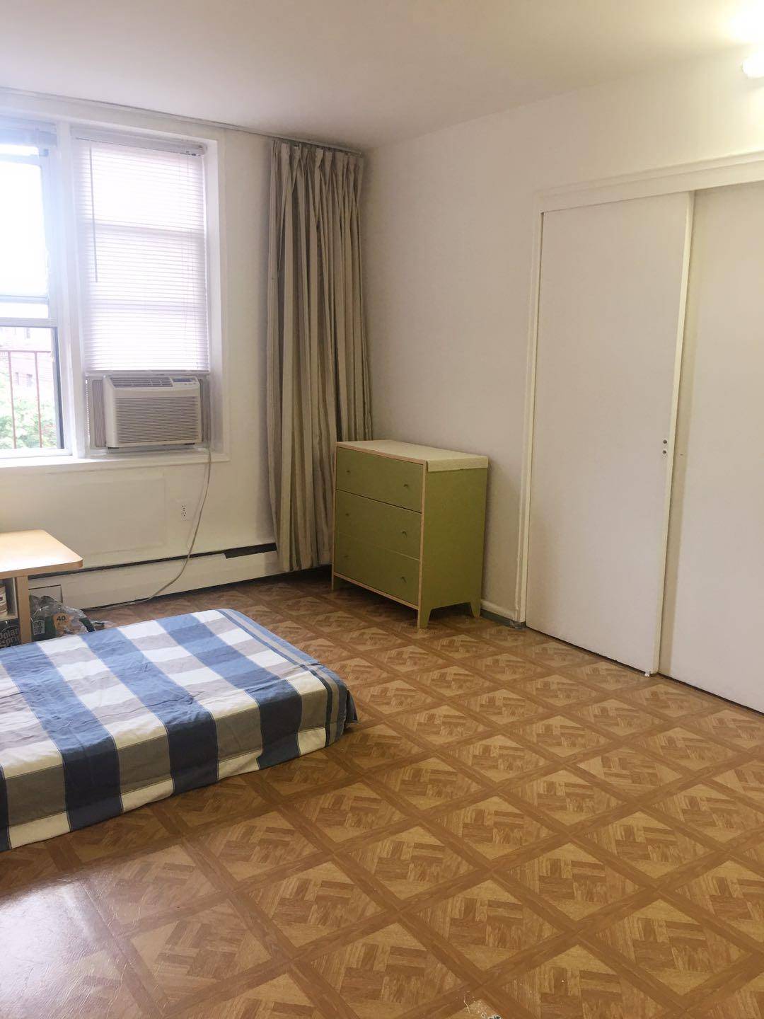 Flushing, NY 11354,34-20 Parsons Blvd. #6V