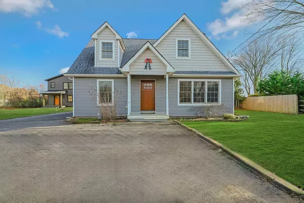 Jamesport, NY 11947,1727 Main RD