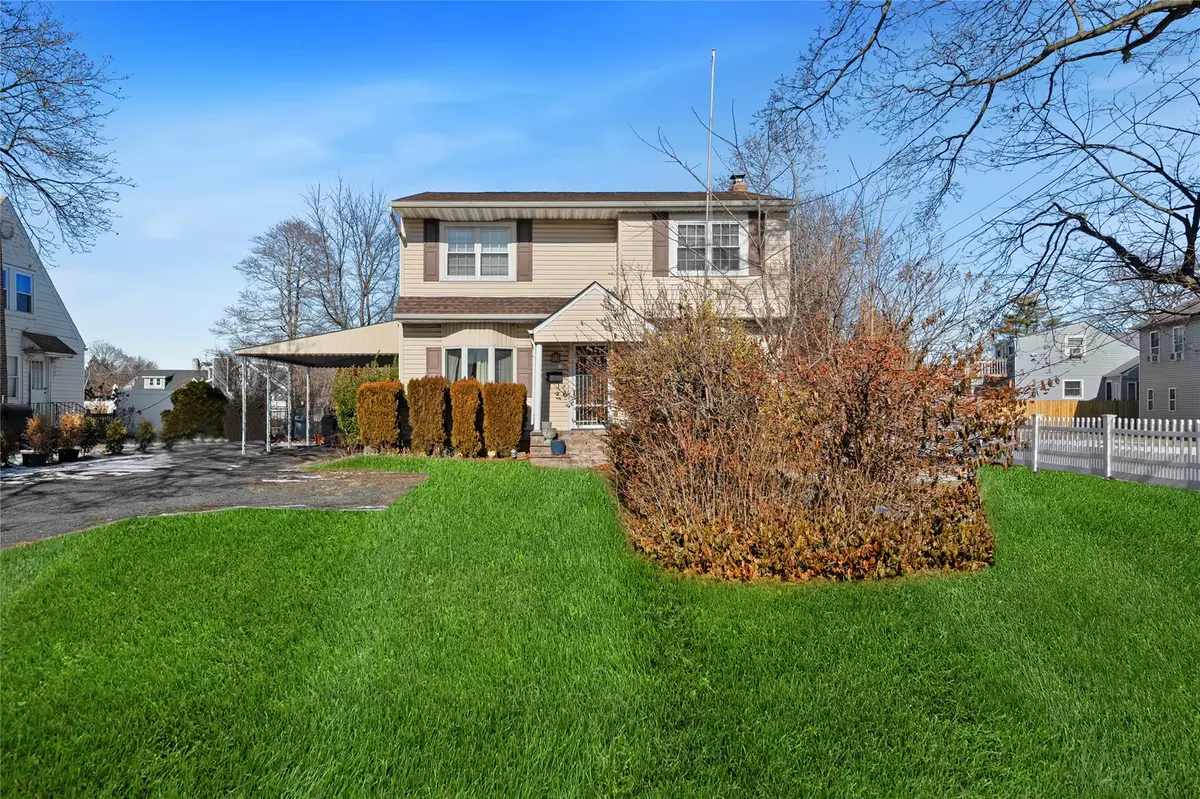 Brentwood, NY 11717,481 Suffolk AVE