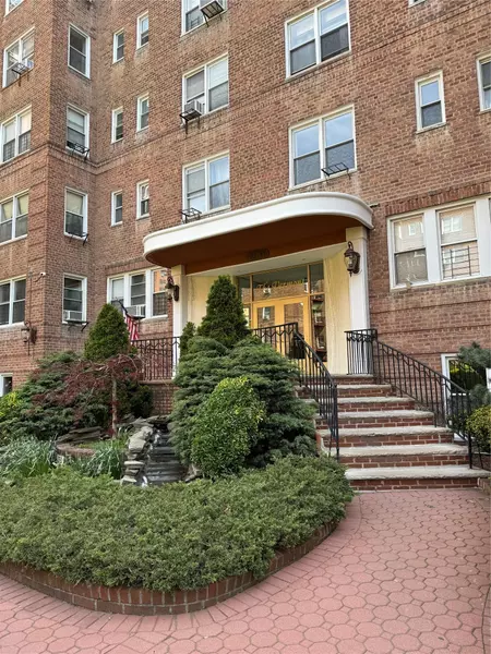 99-41 64 AVE #D-10, Rego Park, NY 11374