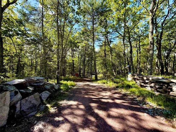 Forestburgh, NY 12777,25 Mystic DR