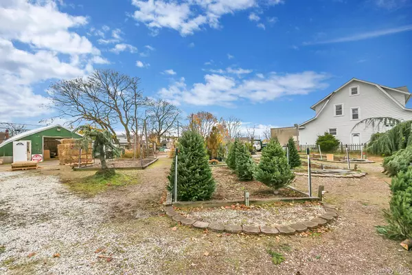 Farmingdale, NY 11735,42 Hempstead TPKE