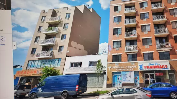 82-19 Queens BLVD, Elmhurst, NY 11373