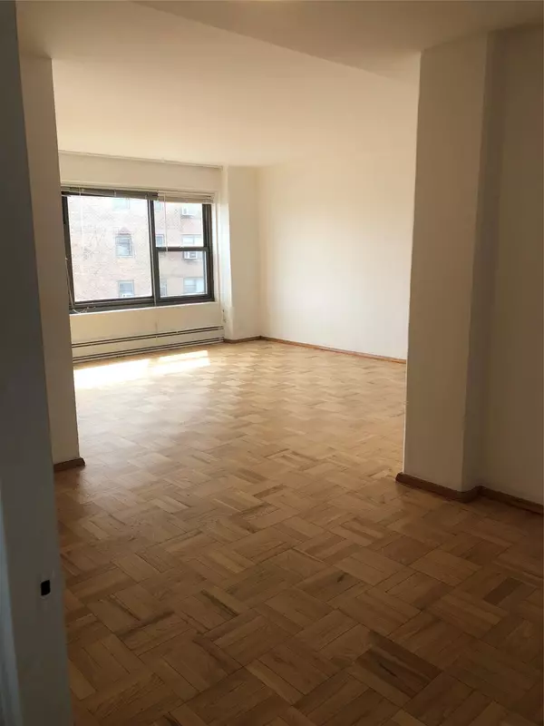 Astoria, NY 11106,2180 33rd road #10a