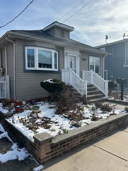 86-27 257, Floral Park, NY 11001